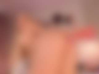 elara-vee's Live Sex Cam Show