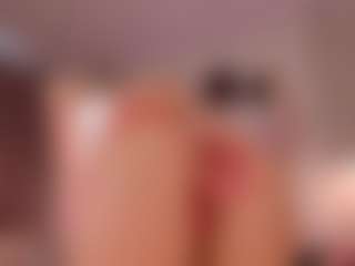 elara-vee's Live Sex Cam Show