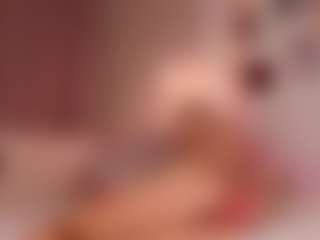 elara-vee's Live Sex Cam Show