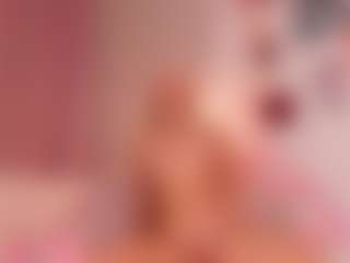 elara-vee's Live Sex Cam Show