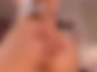 elara-vee's Live Sex Cam Show