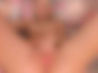elara-vee's Live Sex Cam Show