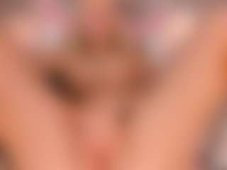 elara-vee's Live Sex Cam Show