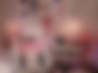 Live cam show with elara-vee - Petite Young Adult on Camsoda