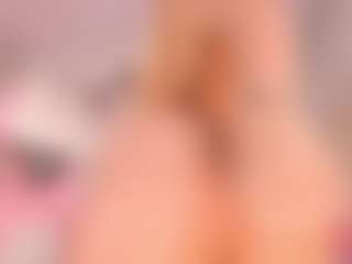 elara-vee's Live Sex Cam Show