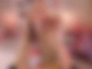 elara-vee's Live Sex Cam Show