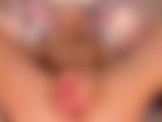 elara-vee's Live Sex Cam Show