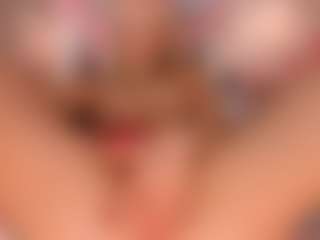 elara-vee's Live Sex Cam Show