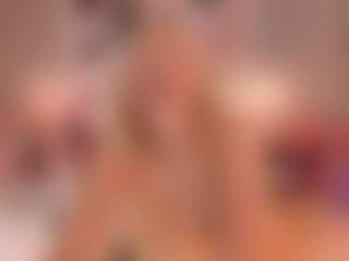 elara-vee's Live Sex Cam Show