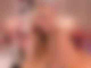 elara-vee's Live Sex Cam Show