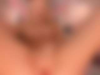 elara-vee's Live Sex Cam Show