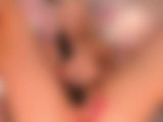 elara-vee's Live Sex Cam Show