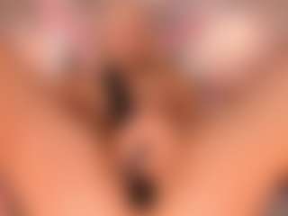 elara-vee's Live Sex Cam Show