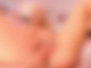 elara-vee's Live Sex Cam Show