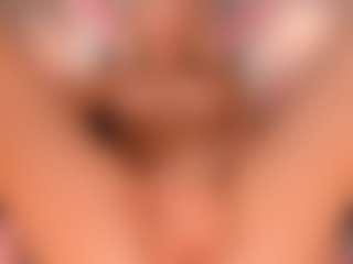 elara-vee's Live Sex Cam Show