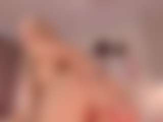 elara-vee's Live Sex Cam Show
