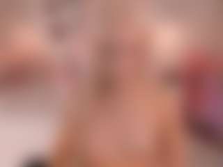 elara-vee's Live Sex Cam Show