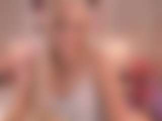elara-vee's Live Sex Cam Show