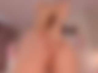 elara-vee's Live Sex Cam Show