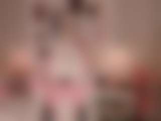 Live cam show with elara-vee - Blonde Hair Amateur on Camsoda