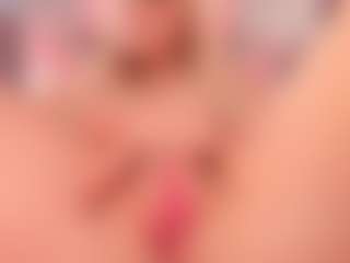 elara-vee's Live Sex Cam Show