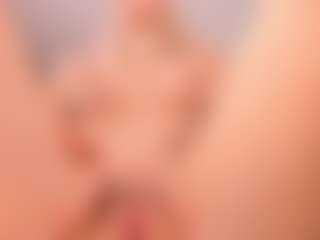 elara-vee's Live Sex Cam Show