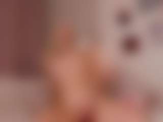 elara-vee's Live Sex Cam Show