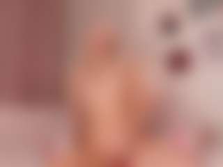 elara-vee's Live Sex Cam Show