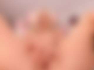 elara-vee's Live Sex Cam Show