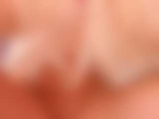 elara-vee's Live Sex Cam Show