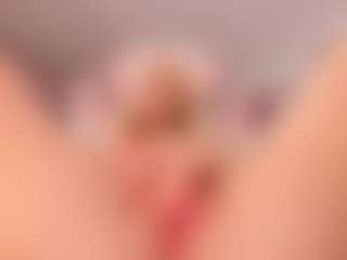 elara-vee's Live Sex Cam Show