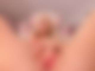 elara-vee's Live Sex Cam Show