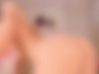 elara-vee's Live Sex Cam Show
