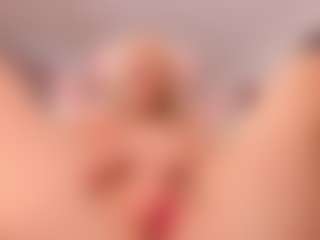 elara-vee's Live Sex Cam Show