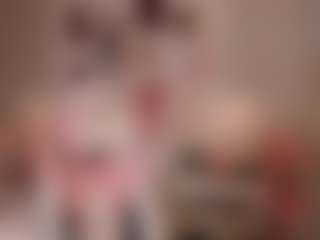 Live cam show with elara-vee - Skinny on Camsoda