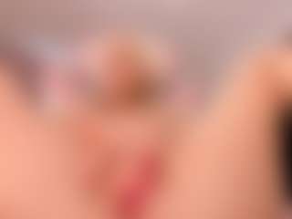 elara-vee's Live Sex Cam Show