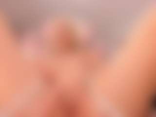 elara-vee's Live Sex Cam Show