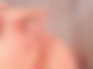 elara-vee's Live Sex Cam Show