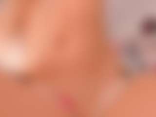 elara-vee's Live Sex Cam Show