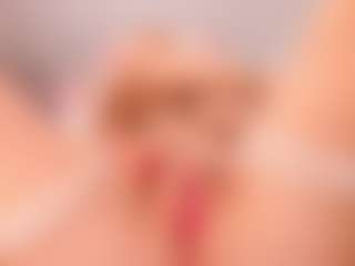 Live cam show with elara-vee - Amateur on livesuperchat.net