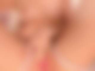 Live cam show with elara-vee - Blonde Hair Amateur on livesuperchat.net