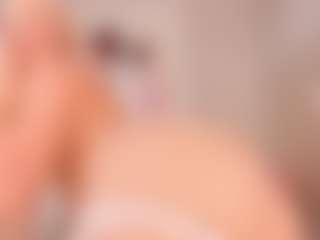 elara-vee's Live Sex Cam Show