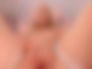 Live cam show with elara-vee - Fingering White on Milfs Live