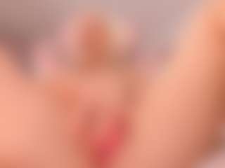 elara-vee's Live Sex Cam Show