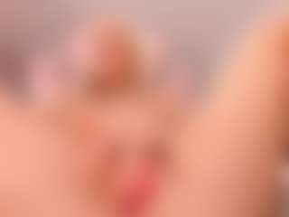 elara-vee's Live Sex Cam Show