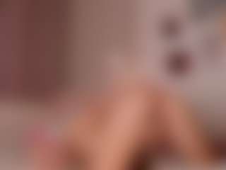 elara-vee's Live Sex Cam Show
