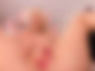 elara-vee's Live Sex Cam Show