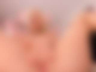 Live cam show with elara-vee - Lovense Petite on Camsoda