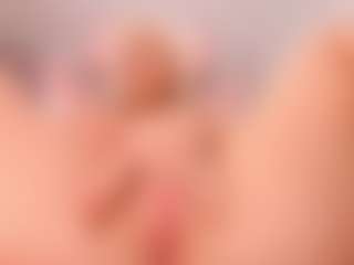 elara-vee's Live Sex Cam Show