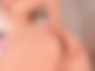elara-vee's Live Sex Cam Show
